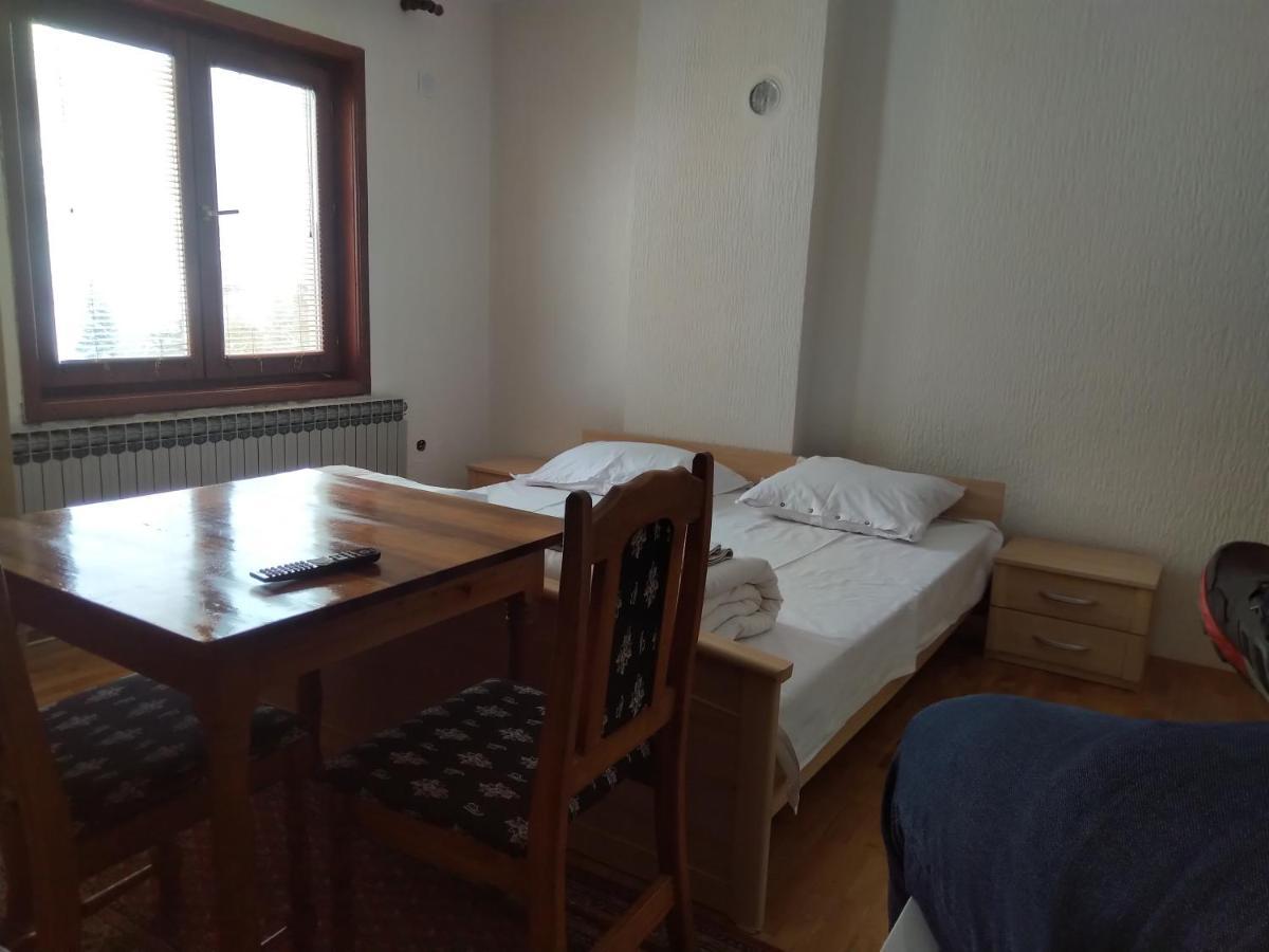 Apartments And Rooms Vicko Brzeće Exterior foto