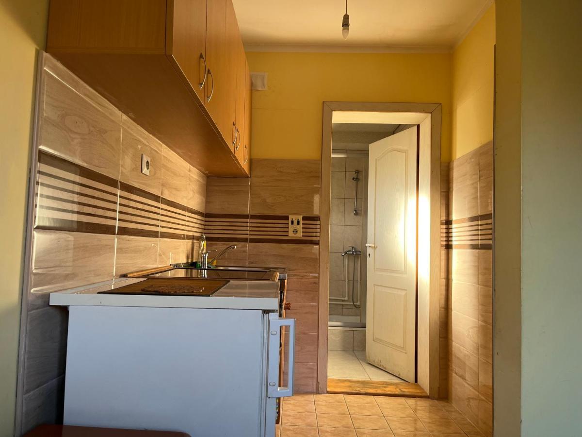 Apartments And Rooms Vicko Brzeće Exterior foto