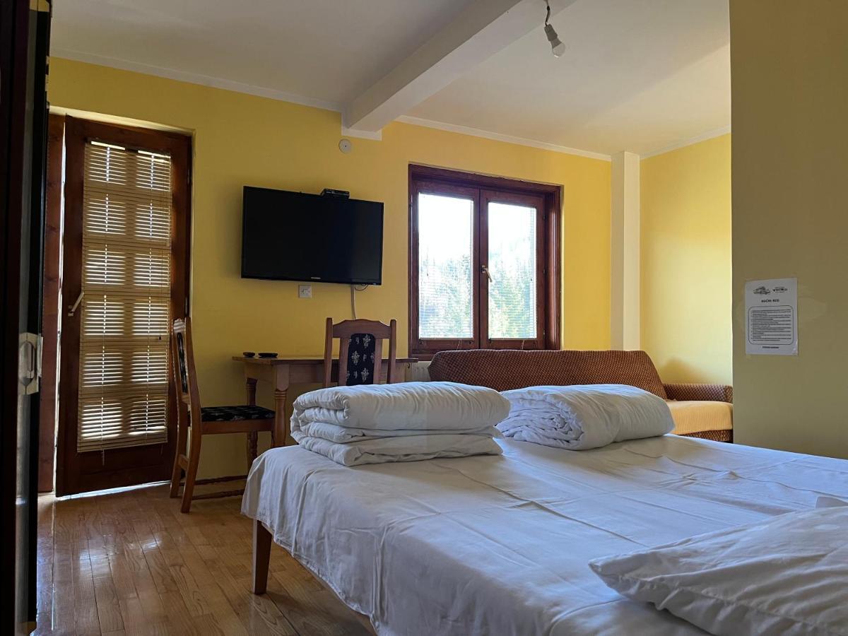 Apartments And Rooms Vicko Brzeće Exterior foto