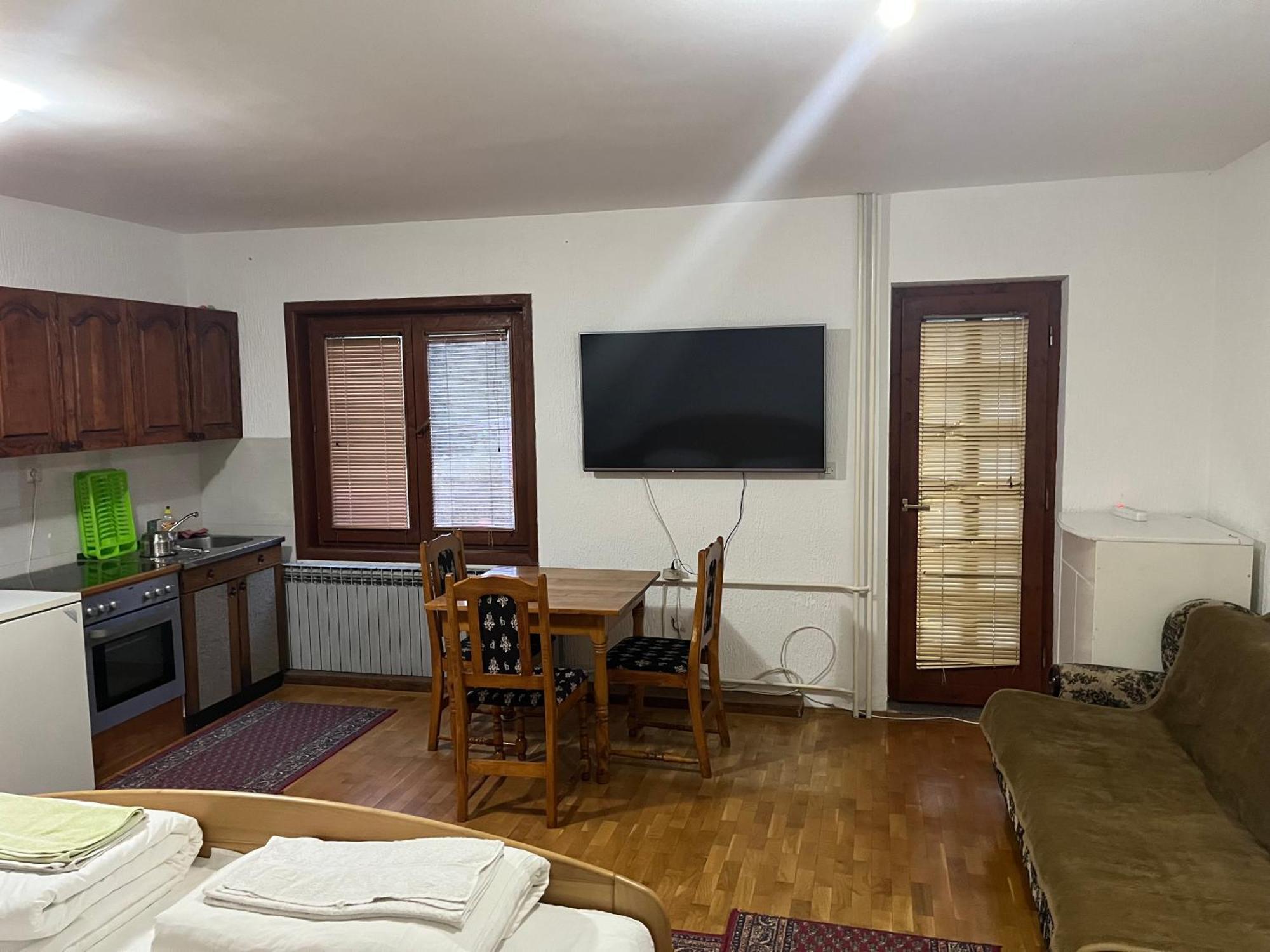 Apartments And Rooms Vicko Brzeće Exterior foto