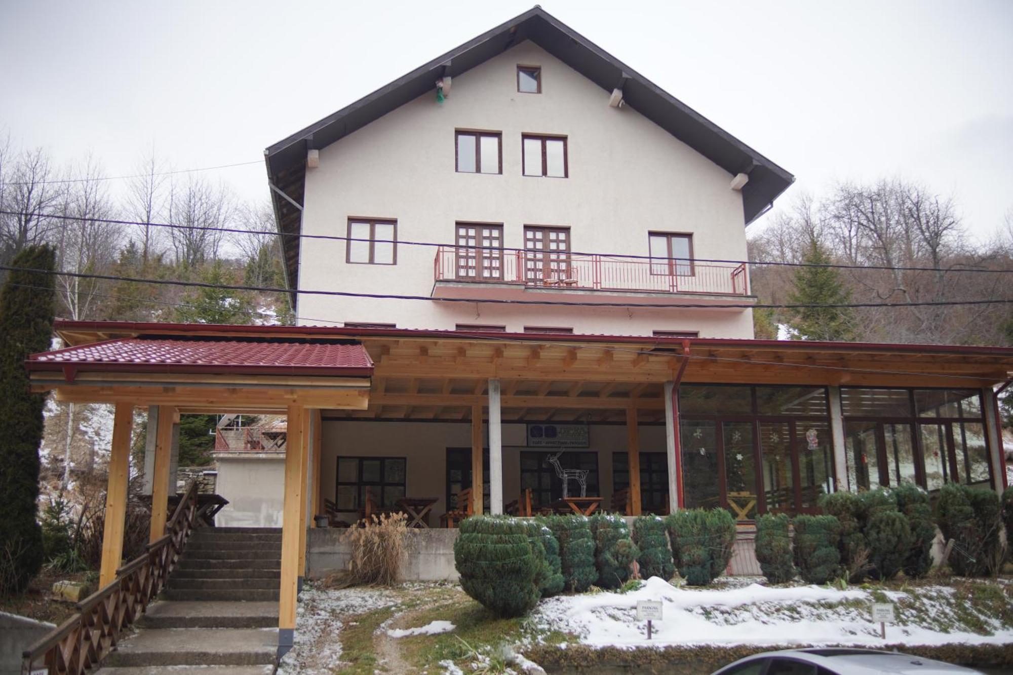 Apartments And Rooms Vicko Brzeće Exterior foto